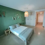 Elegant & Cosy Family Apartment - Central Location In Tanger - Fast Wifi & Netflix
